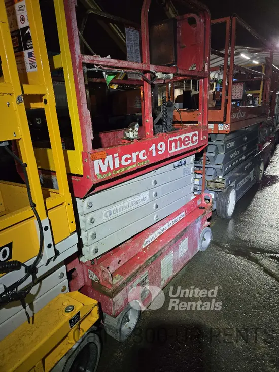 2019 MEC MICRO 19 Scissor Lift