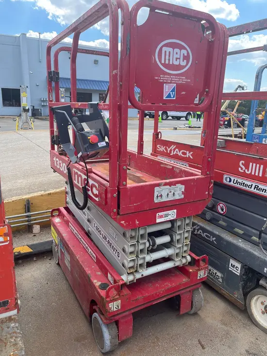 2017 MEC 1330SE Scissor Lift