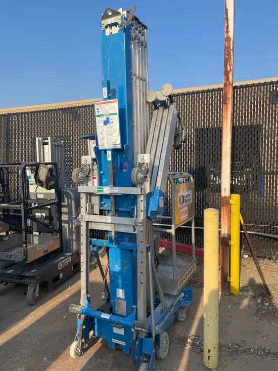 2018 Genie AWP-40SDC Pusharound Lift