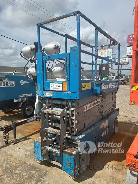 2017 Genie GS-3232 Scissor Lift