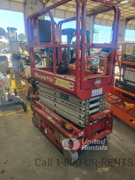 2019 MEC MICRO 19 Scissor Lift