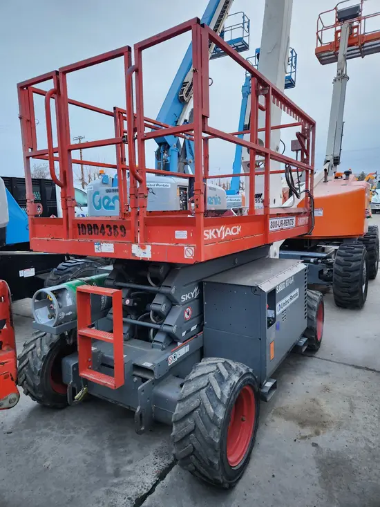 2018 Skyjack SJ6832RT Rough Terrain Scissor Lift
