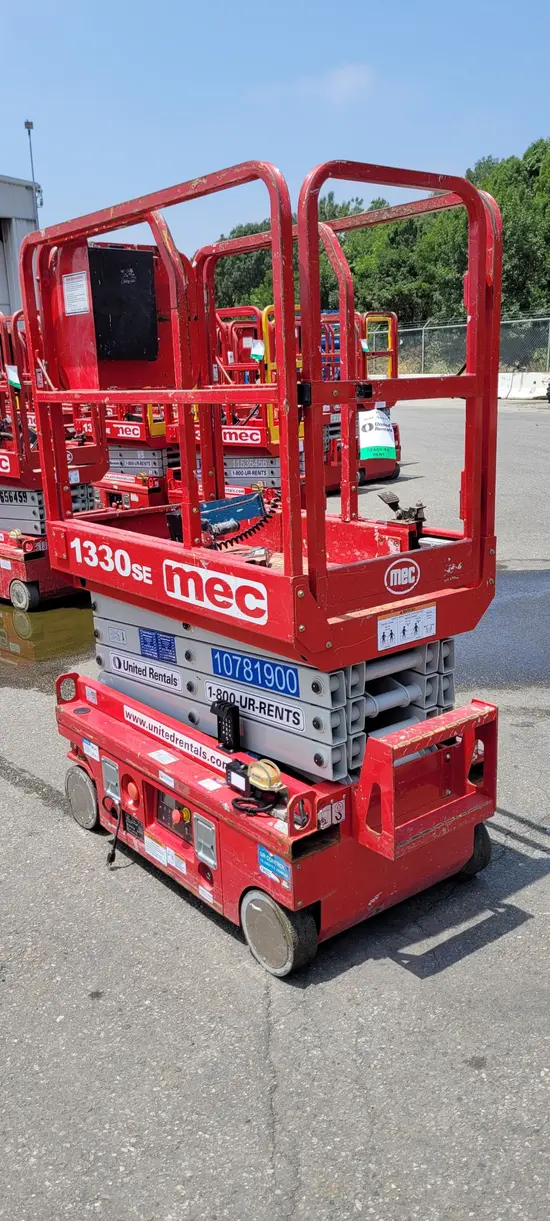 2018 MEC 1330SE Scissor Lift