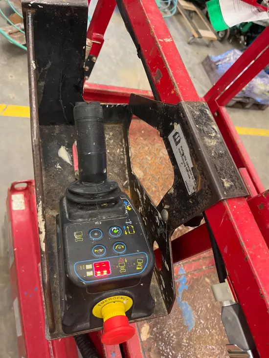 2018 MEC MICRO 19 Scissor Lift