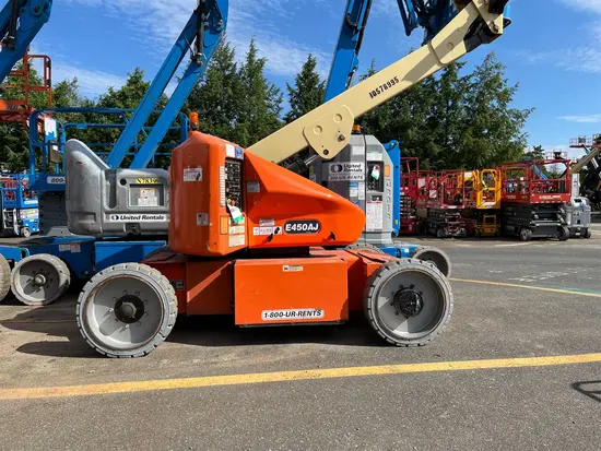 2017 JLG E450AJ Articulating Boom Lift