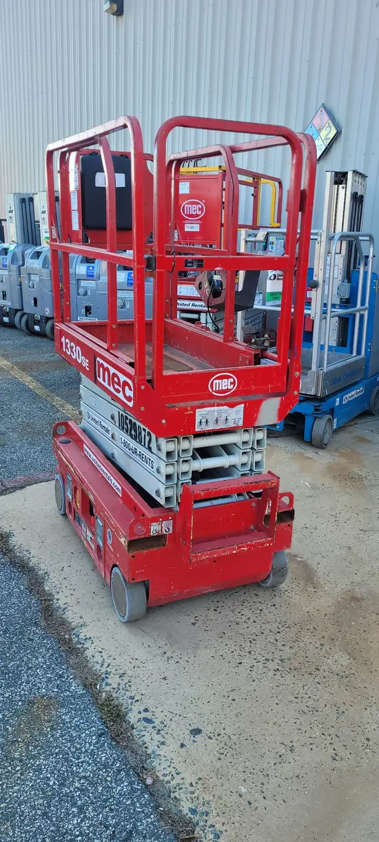 2016 MEC 1330SE Scissor Lift