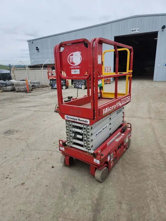 2019 MEC MICRO 19 Scissor Lift