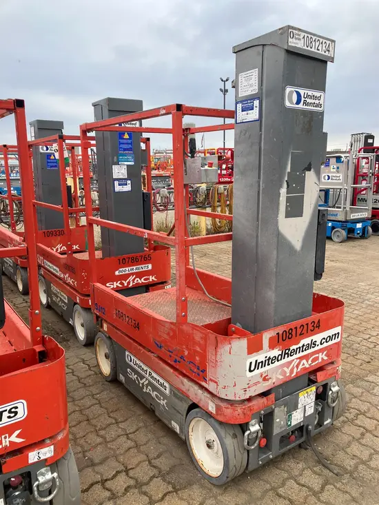 2018 Skyjack SJ12 Self-Propelled One-Person Lift