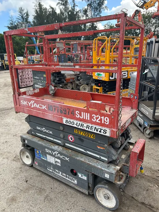2018 Skyjack SJIII3219 Scissor Lift