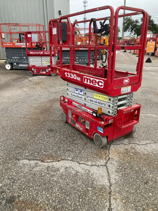 2018 MEC 1330SE Scissor Lift