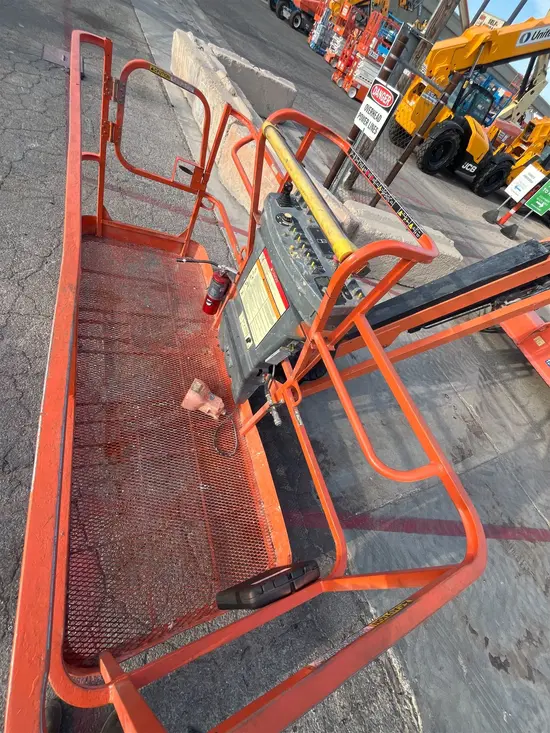 2015 JLG 600AJ Articulating Boom Lift