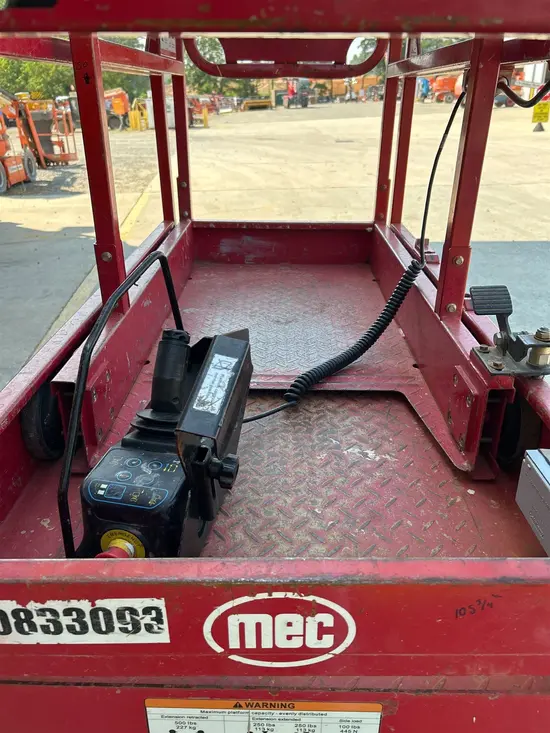 2018 MEC MICRO 19 Scissor Lift