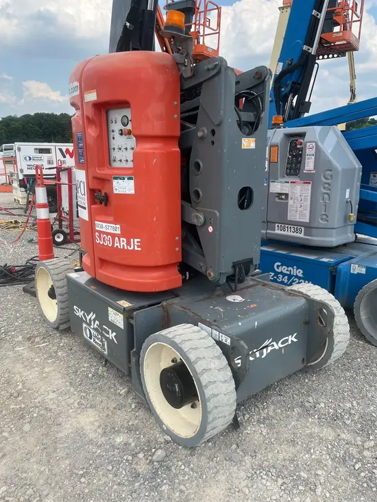 2017 Skyjack SJ30ARJE Articulating Boom Lift