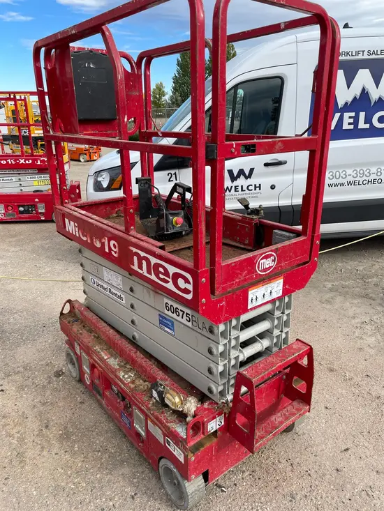 2018 MEC MICRO 19 Scissor Lift