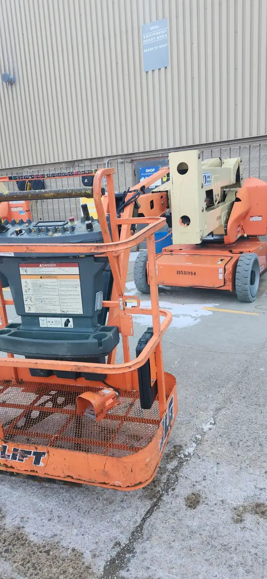 2017 JLG E450AJ Articulating Boom Lift