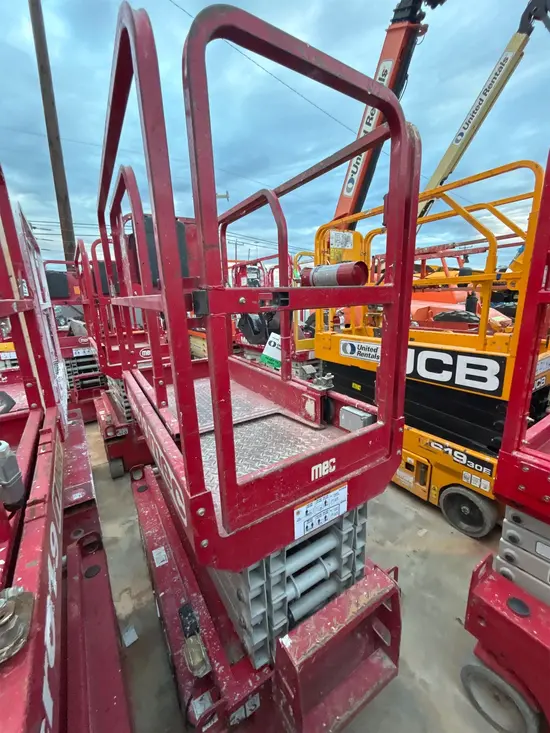 2018 MEC MICRO 19 Scissor Lift