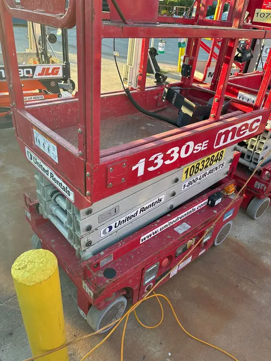2018 MEC 1330SE Scissor Lift