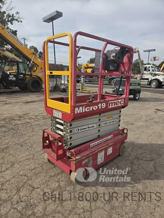 2018 MEC MICRO 19 Scissor Lift