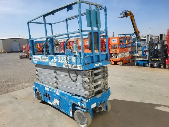 2017 Genie GS-3232 Scissor Lift