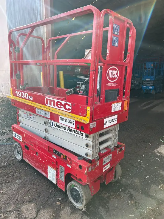 2017 MEC 1930SE Scissor Lift