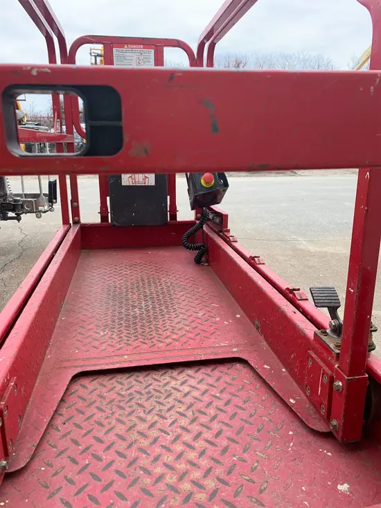 2018 MEC 1930SE Scissor Lift