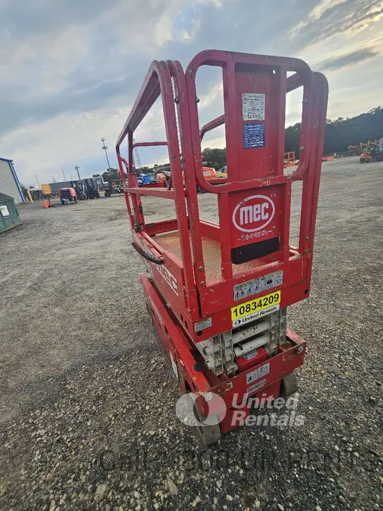 2018 MEC 1930SE Scissor Lift