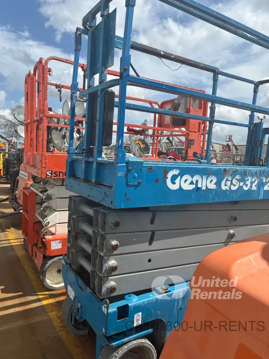 2017 Genie GS-3232 Scissor Lift