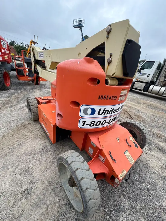 2017 JLG E450AJ Articulating Boom Lift