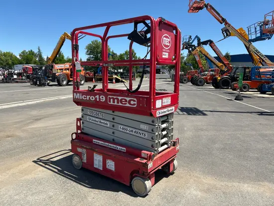 2019 MEC MICRO 19 Scissor Lift