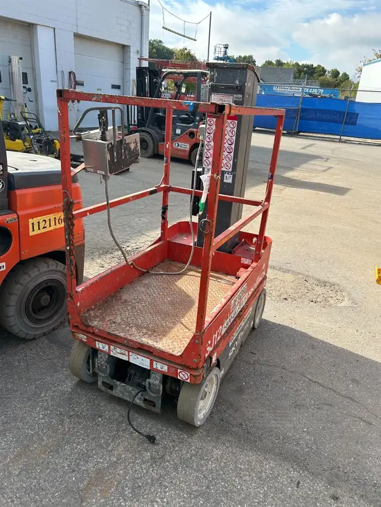 2017 Skyjack SJ12 Self-Propelled One-Person Lift