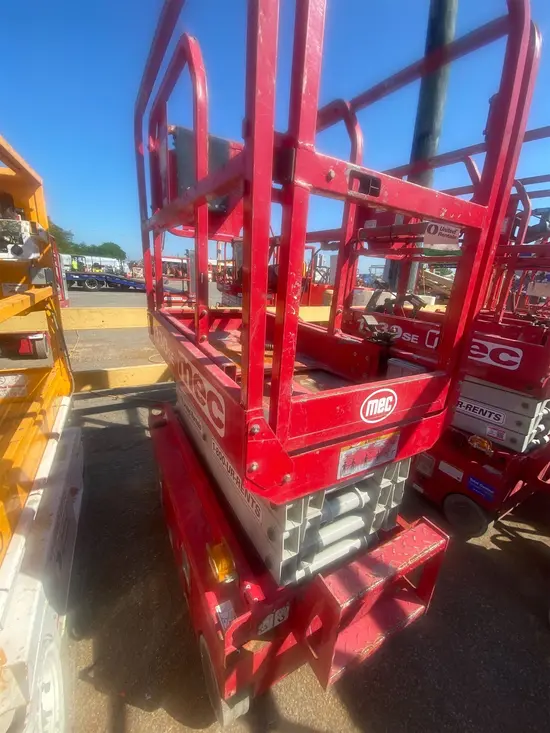2017 MEC 1330SE Scissor Lift