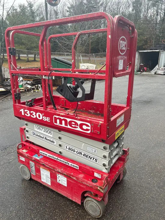 2017 MEC 1330SE Scissor Lift