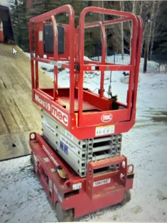 2018 MEC MICRO 19 Scissor Lift