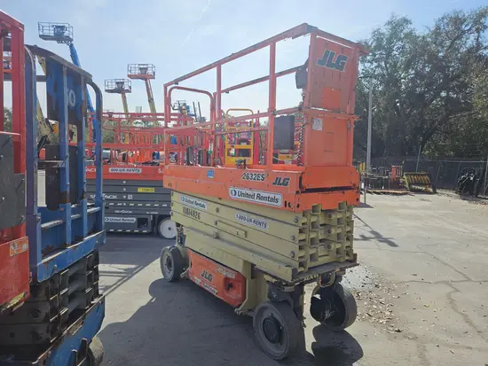 2017 JLG 2632ES Scissor Lift