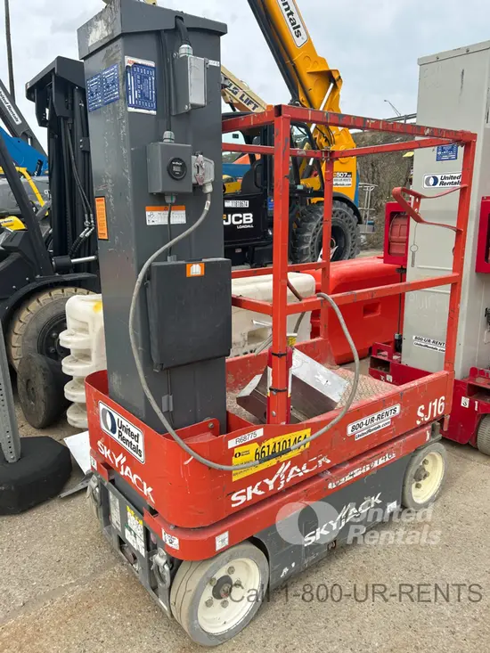 2017 Skyjack SJ16 Self-Propelled One-Person Lift