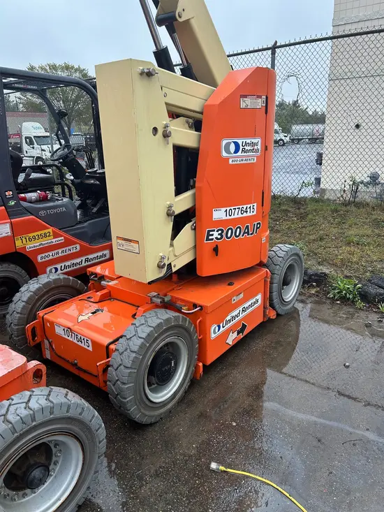2018 JLG E300AJP Articulating Boom Lift