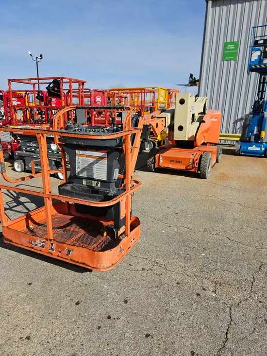 2015 JLG E400AJPN Articulating Boom Lift