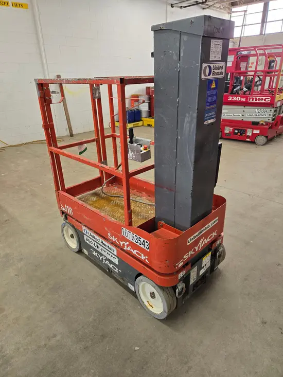 2018 Skyjack SJ16 Self-Propelled One-Person Lift
