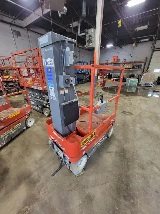 2017 Skyjack SJ12 Self-Propelled One-Person Lift