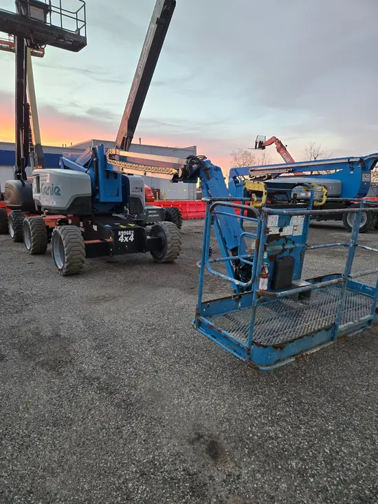 2017 Genie Z-60/37FE Articulating Boom Lift
