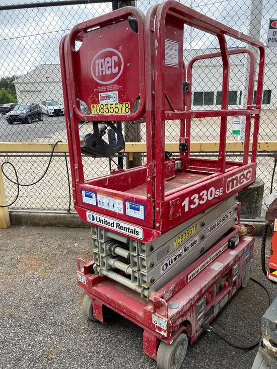 2018 MEC 1330SE Scissor Lift
