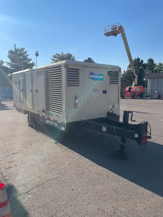 2019 Doosan XHP1170WCU-T4F Air Compressor