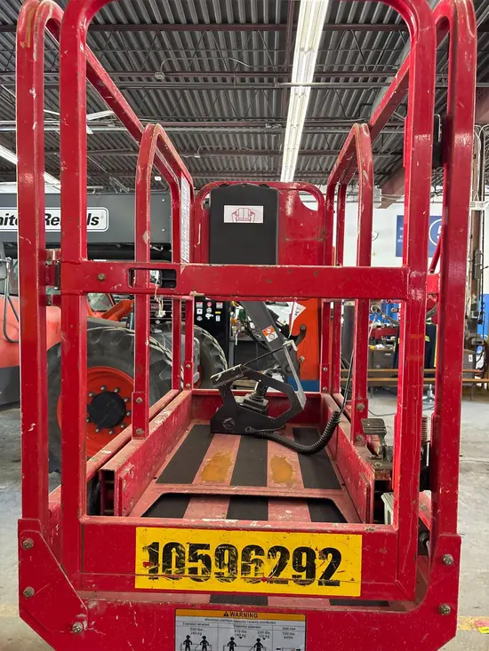 2017 MEC 1330SE Scissor Lift