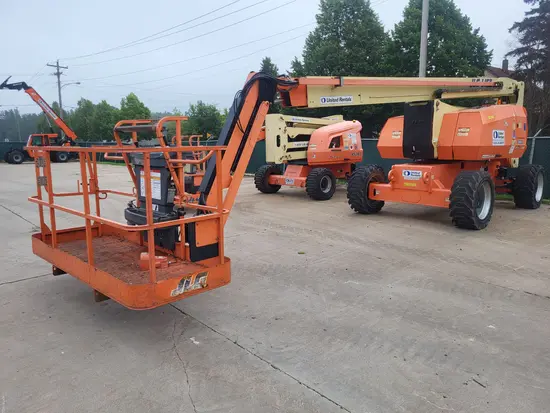 2017 JLG 800AJ Articulating Boom Lift