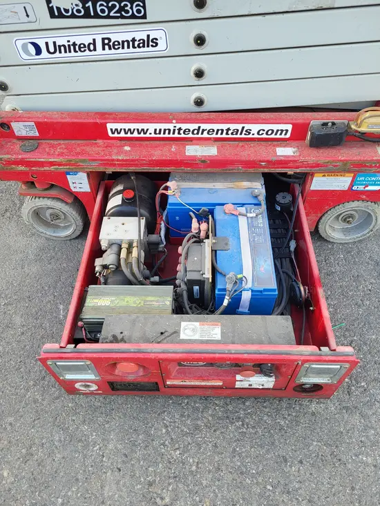 2018 MEC MICRO 19 Scissor Lift