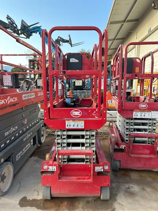2019 MEC MICRO 19 Scissor Lift