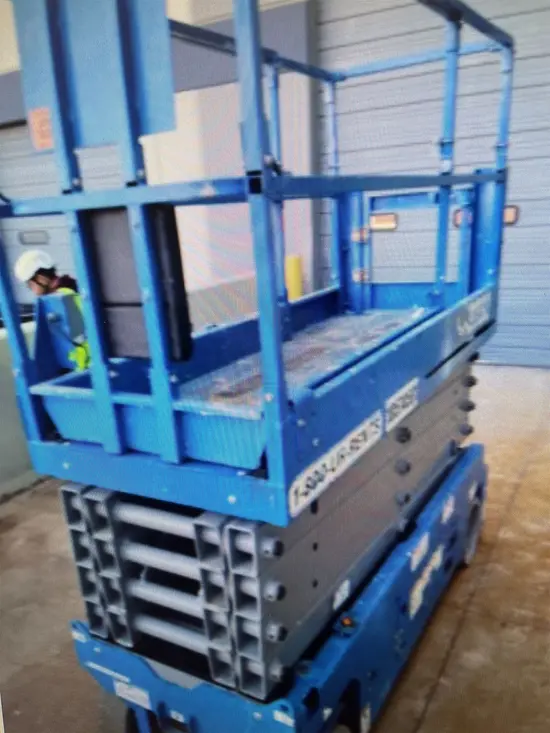 2017 Genie GS-3232 Scissor Lift