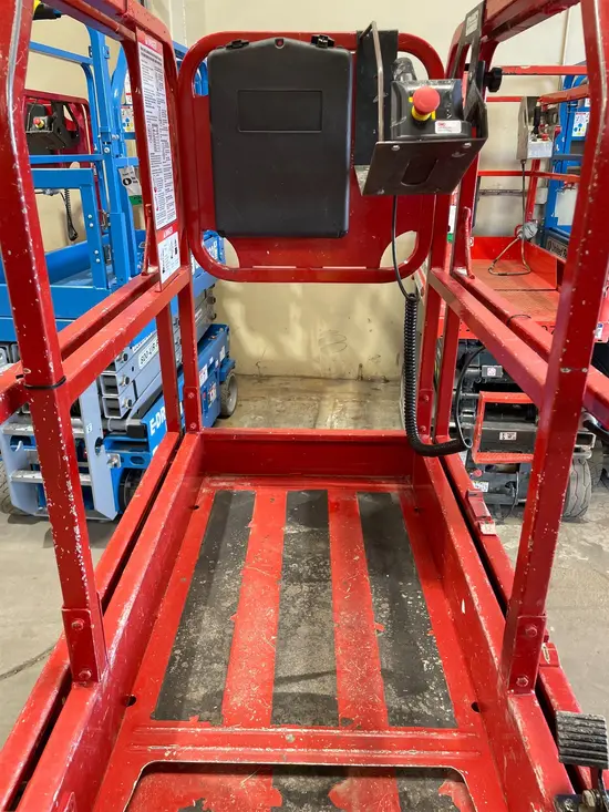 2017 MEC 1330SE Scissor Lift