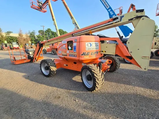 2017 JLG 600AJ Articulating Boom Lift