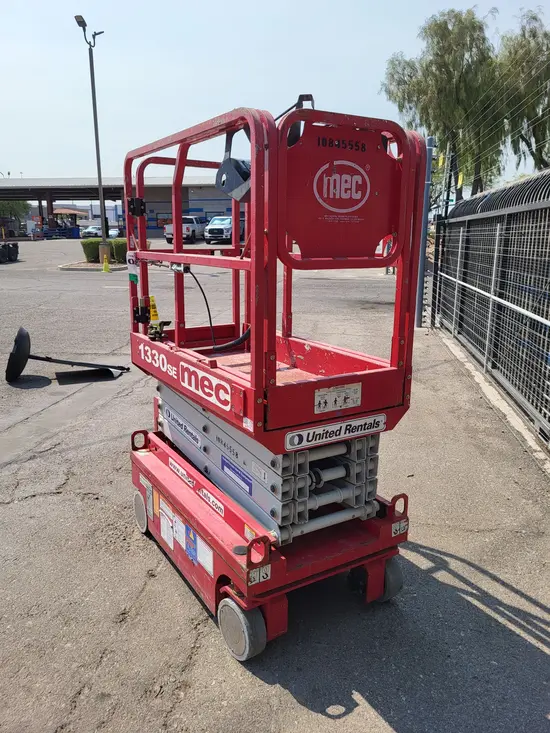 2018 MEC 1330SE Scissor Lift
